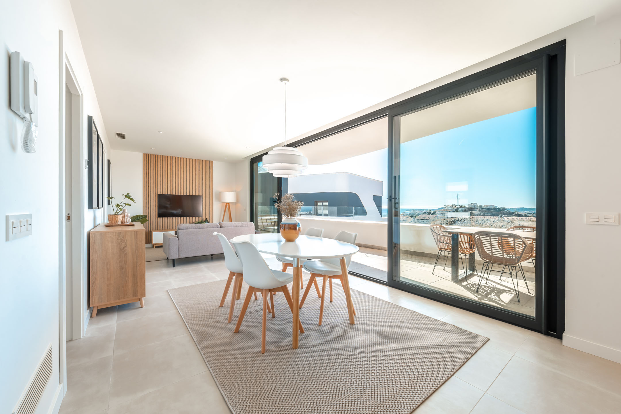 Amazing 2 bed apartment in Higueron West phase 9